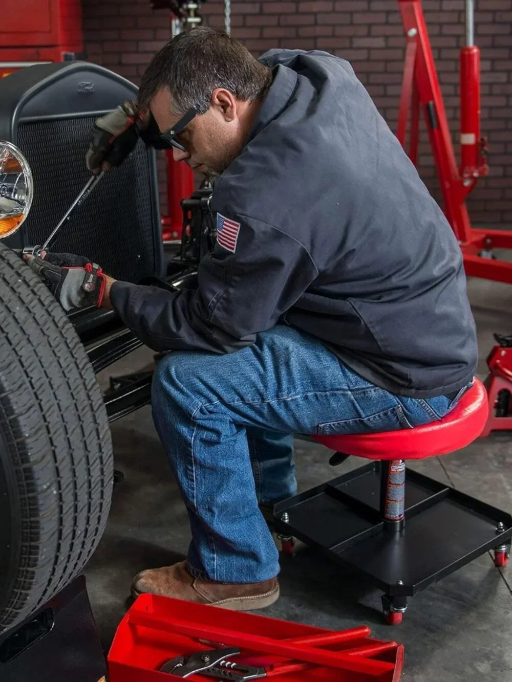 TR6350 Rolling Pneumatic Creeper Garage/Shop Seat: Padded Adjustable Mechanic St - Picture 2 of 7